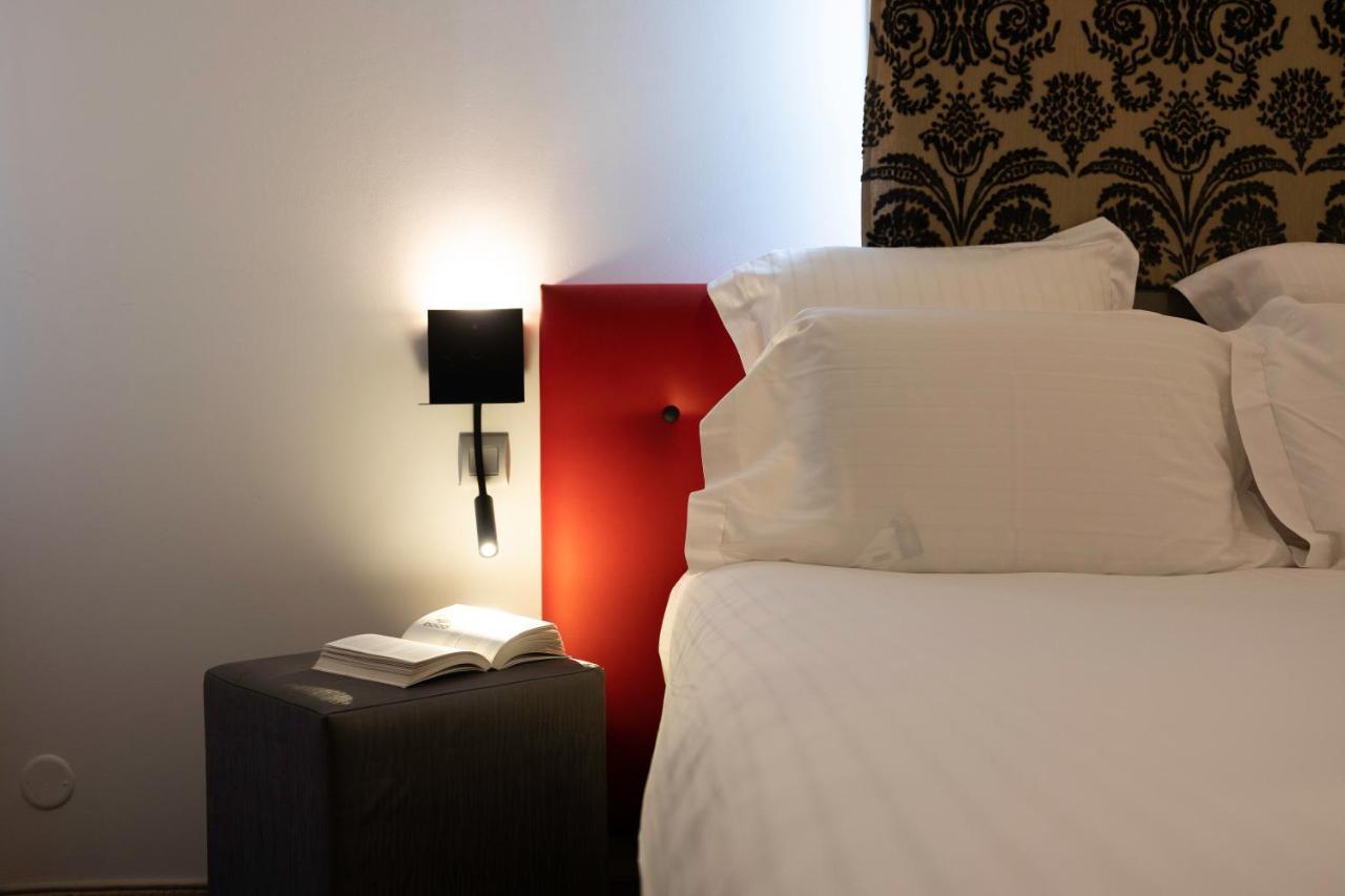 Hotel Restaurant Kyriad Frejus Luaran gambar