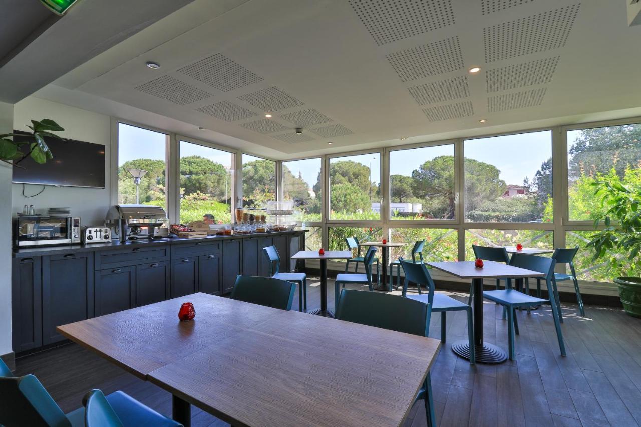 Hotel Restaurant Kyriad Frejus Luaran gambar
