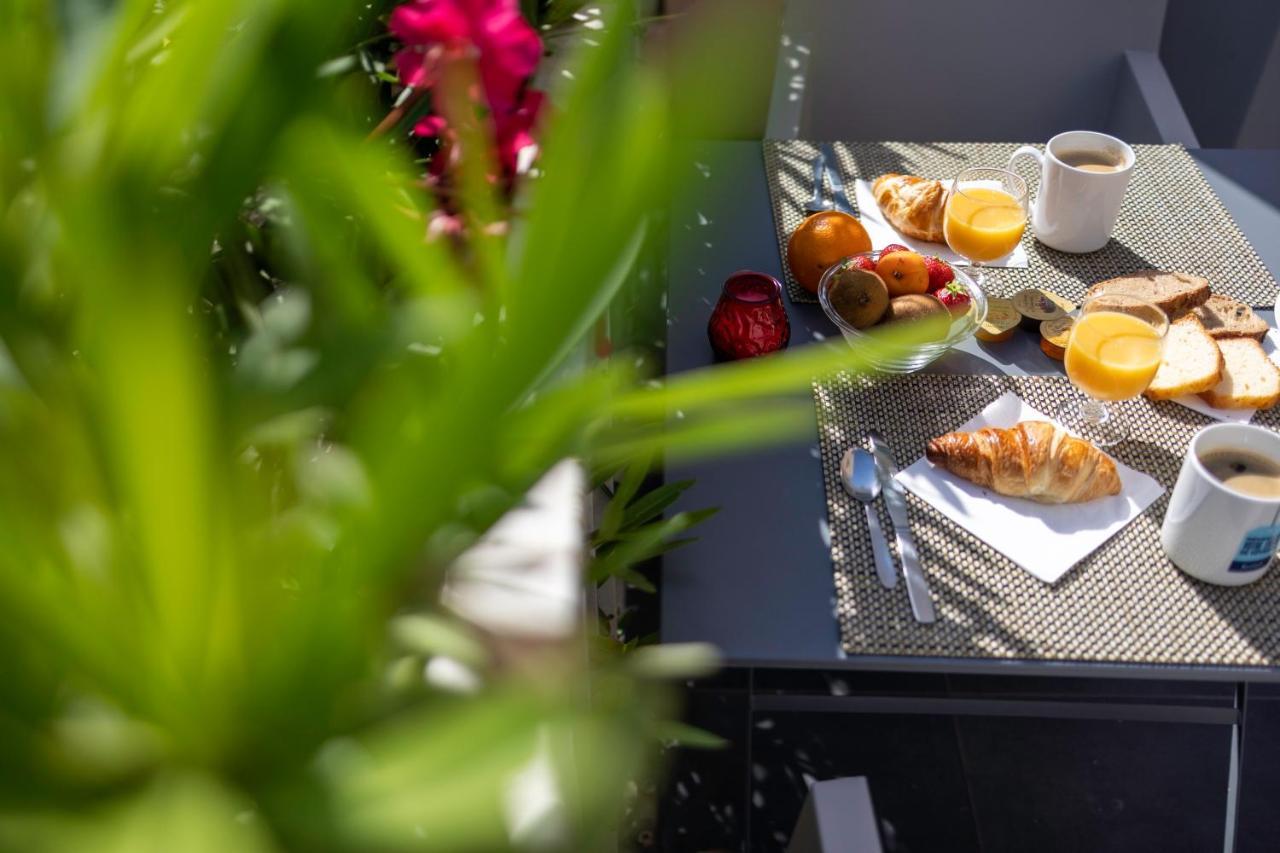 Hotel Restaurant Kyriad Frejus Luaran gambar