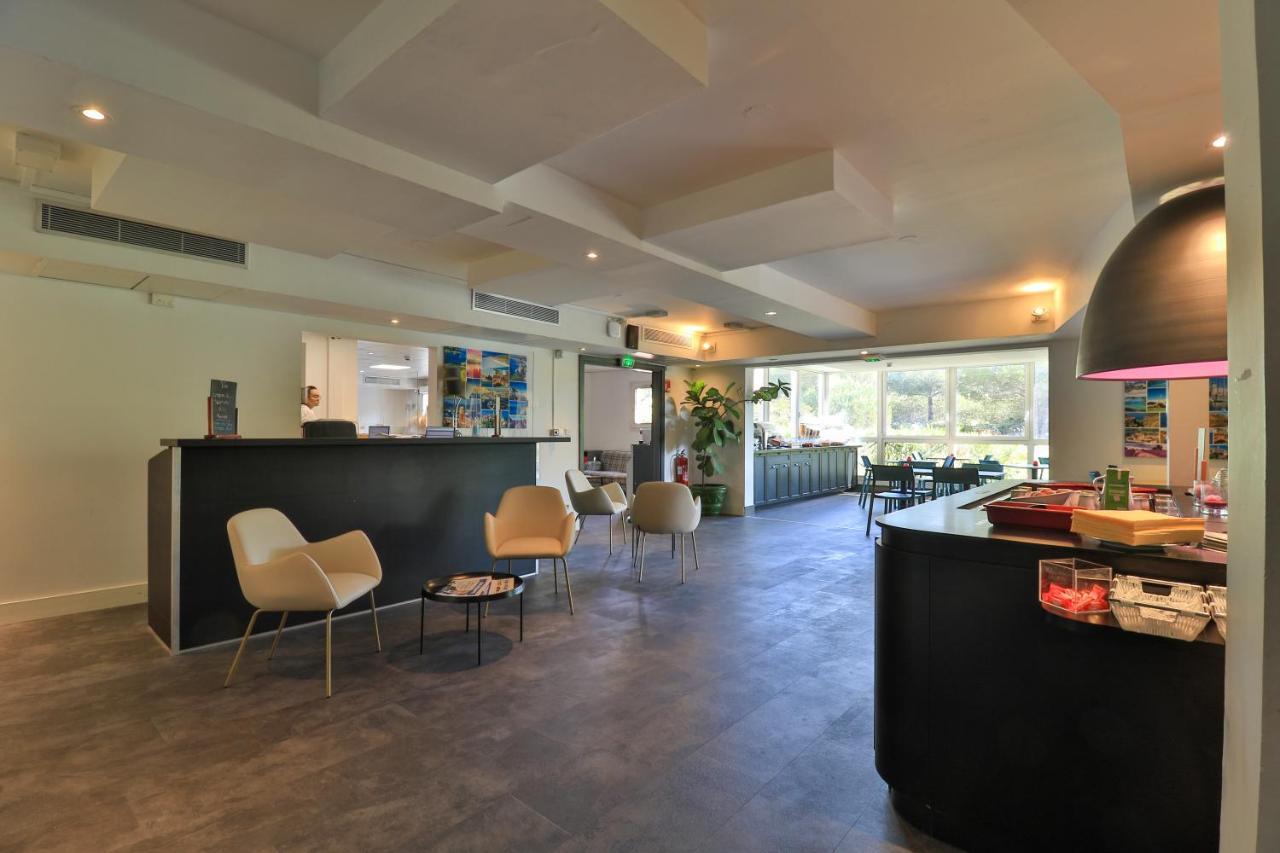 Hotel Restaurant Kyriad Frejus Luaran gambar