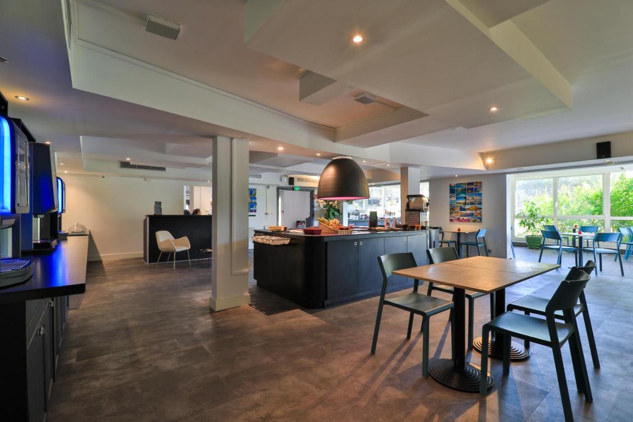 Hotel Restaurant Kyriad Frejus Luaran gambar