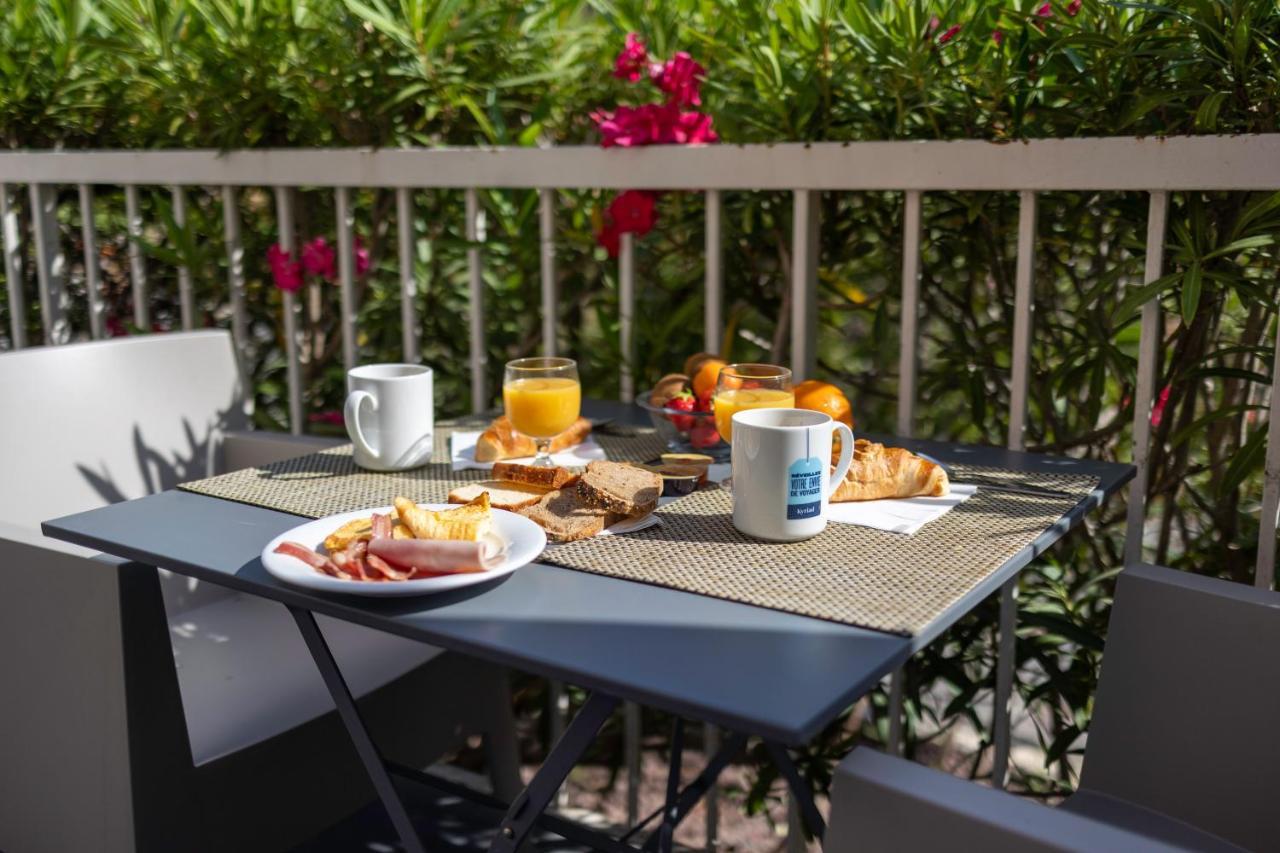 Hotel Restaurant Kyriad Frejus Luaran gambar