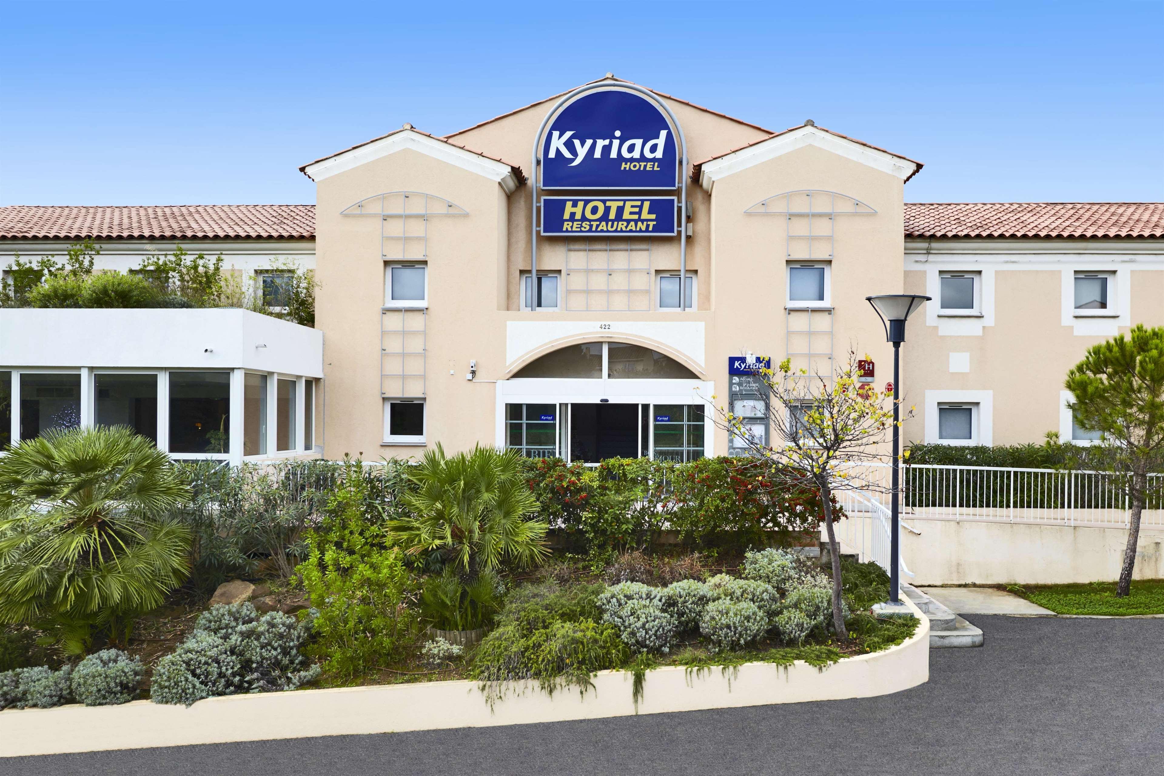 Hotel Restaurant Kyriad Frejus Luaran gambar