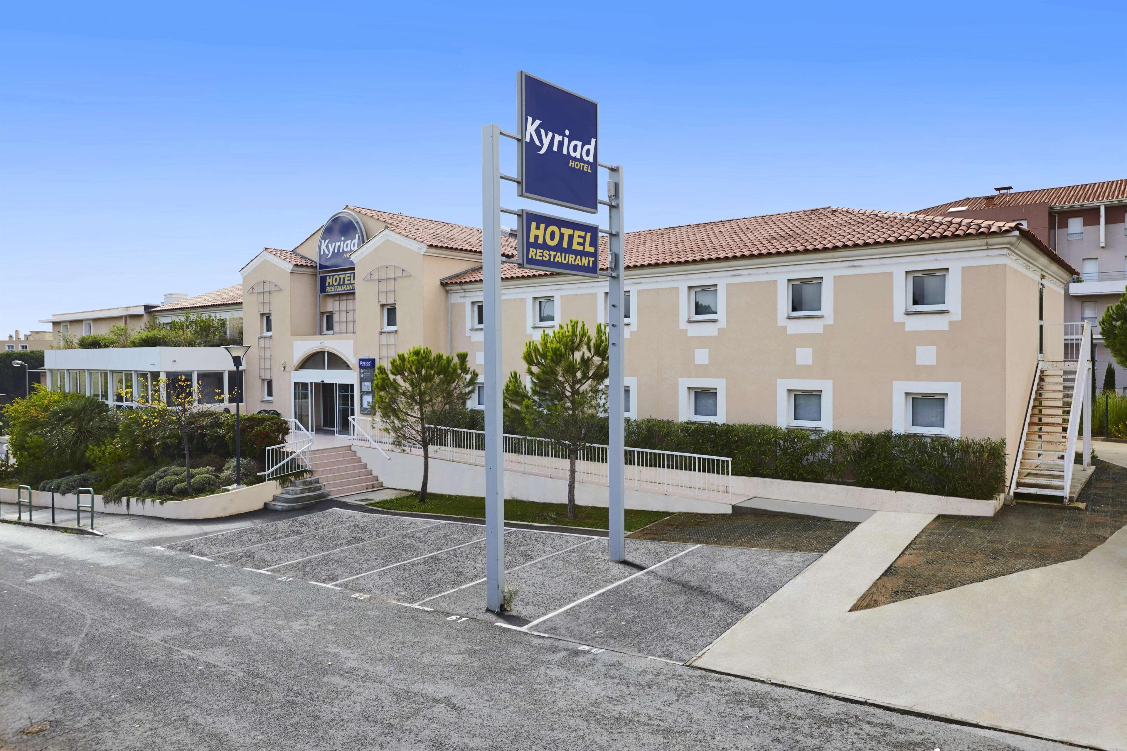 Hotel Restaurant Kyriad Frejus Luaran gambar