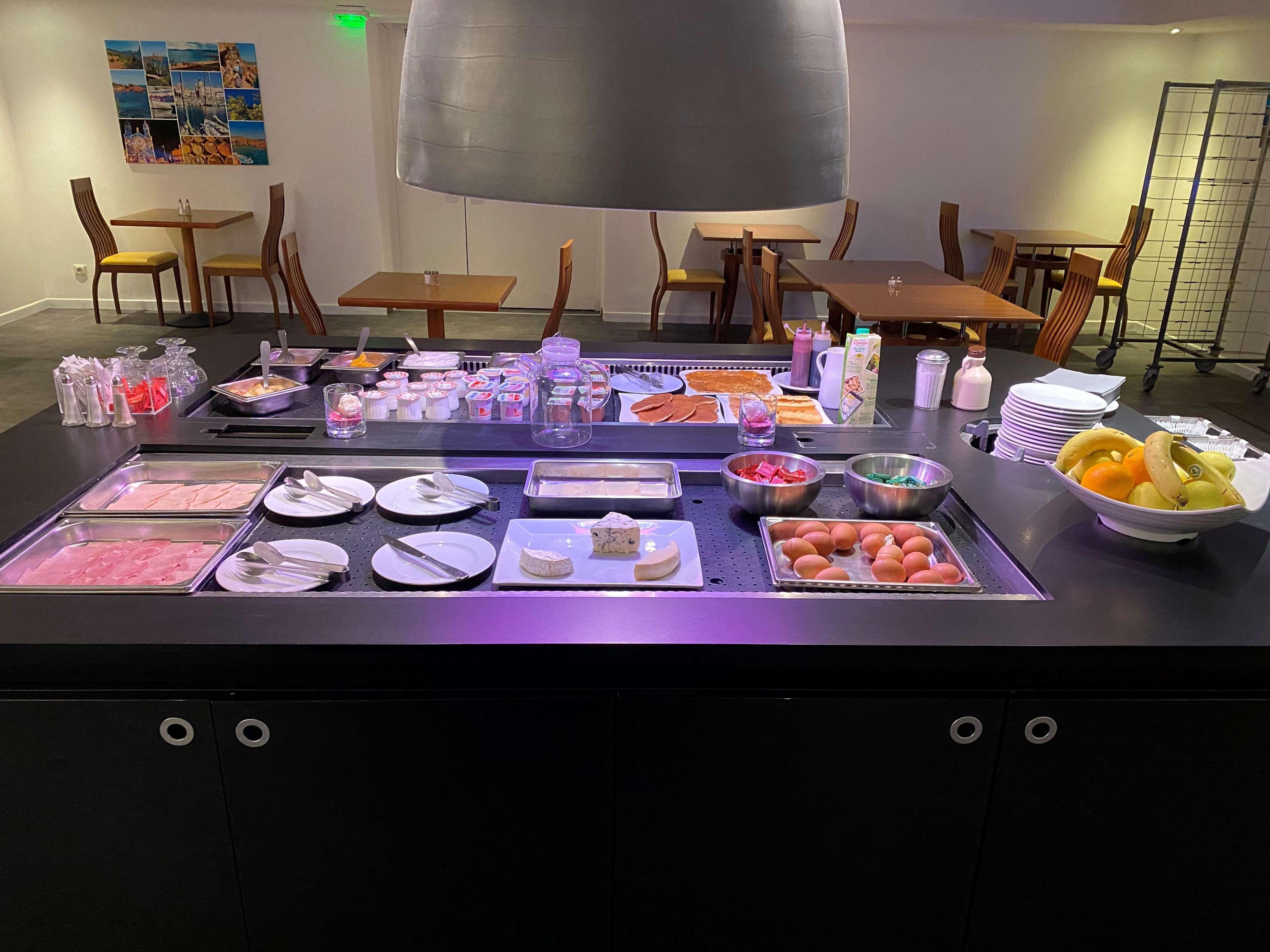 Hotel Restaurant Kyriad Frejus Luaran gambar