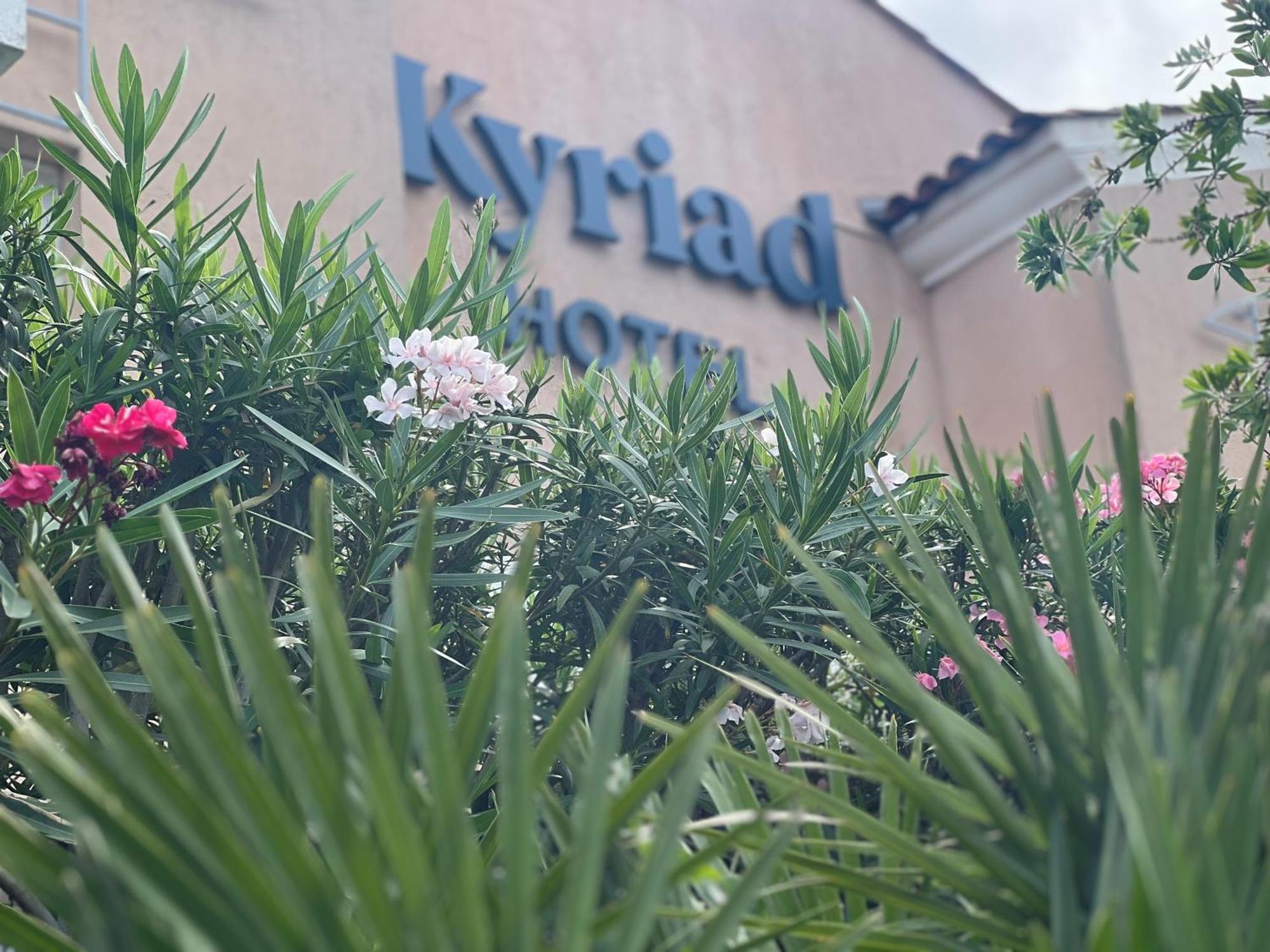 Hotel Restaurant Kyriad Frejus Luaran gambar