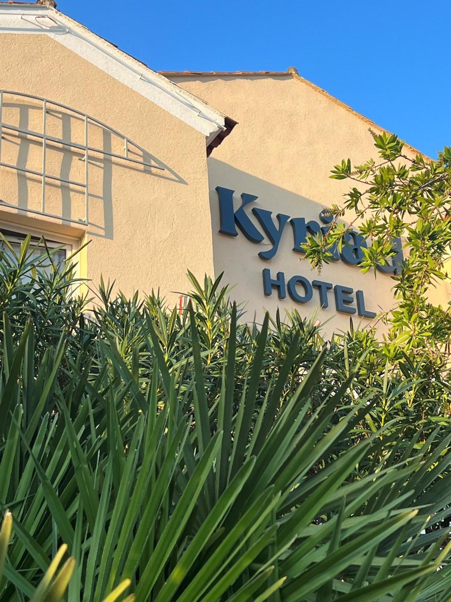 Hotel Restaurant Kyriad Frejus Luaran gambar