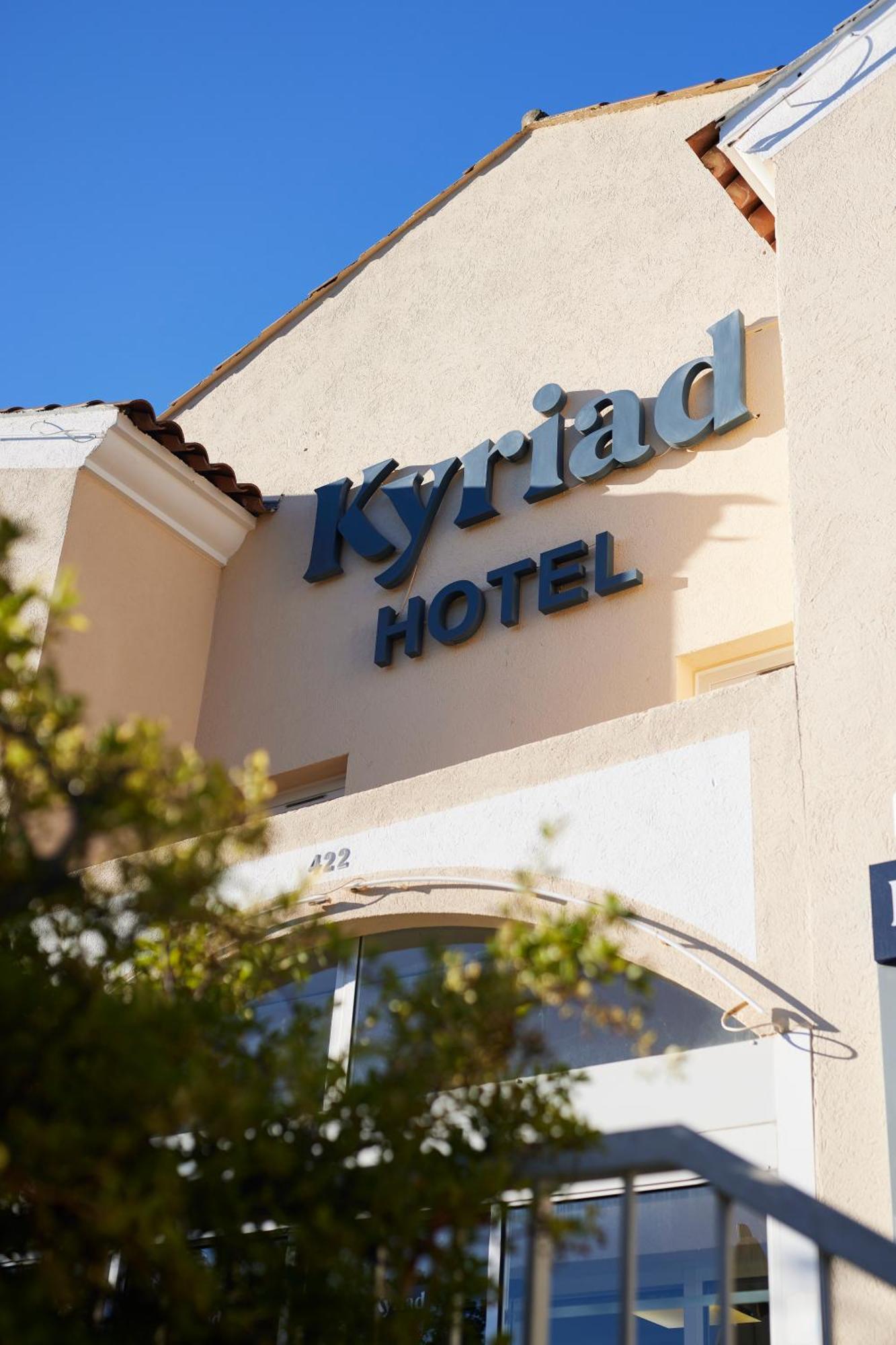 Hotel Restaurant Kyriad Frejus Luaran gambar