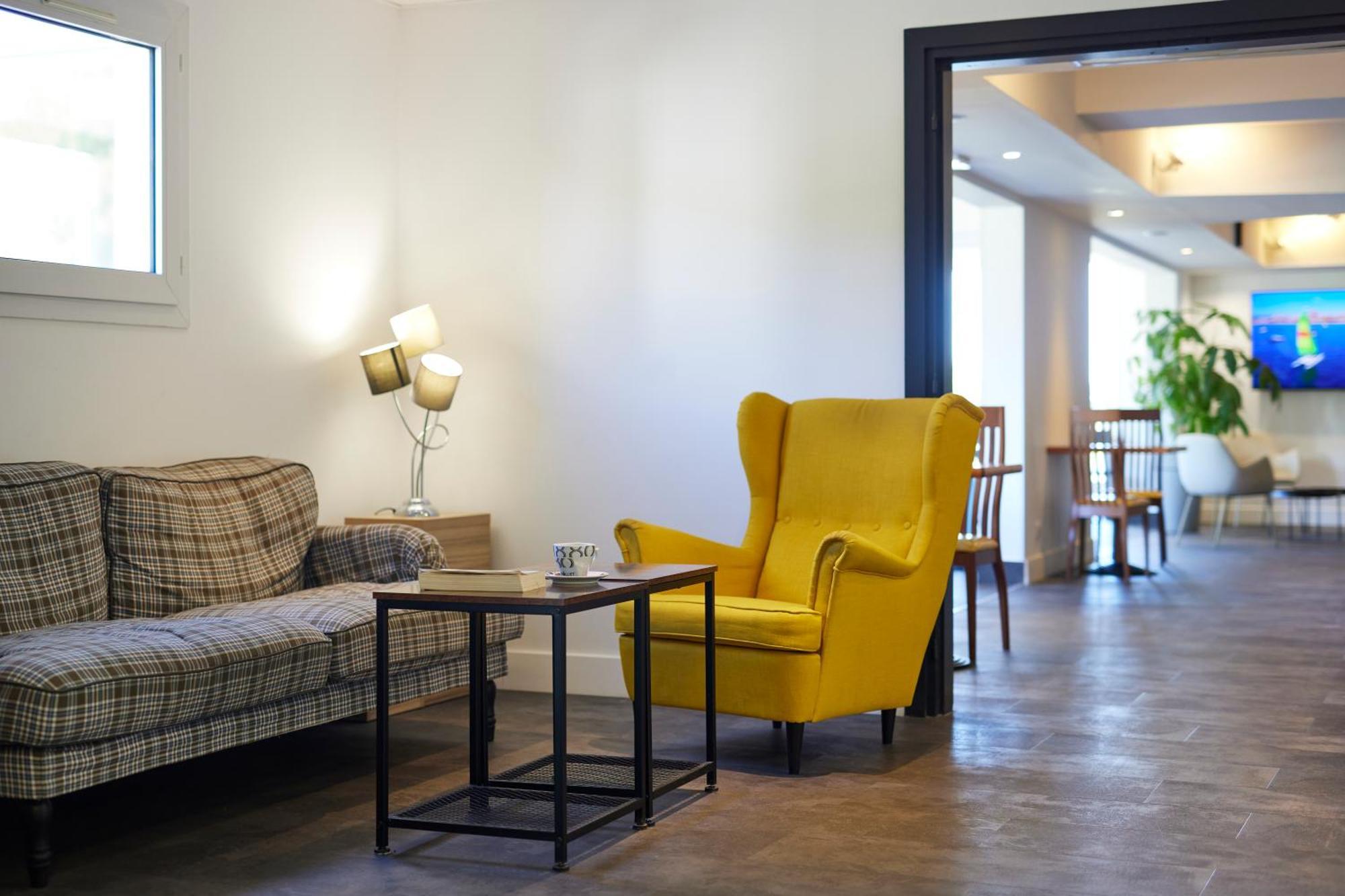 Hotel Restaurant Kyriad Frejus Luaran gambar
