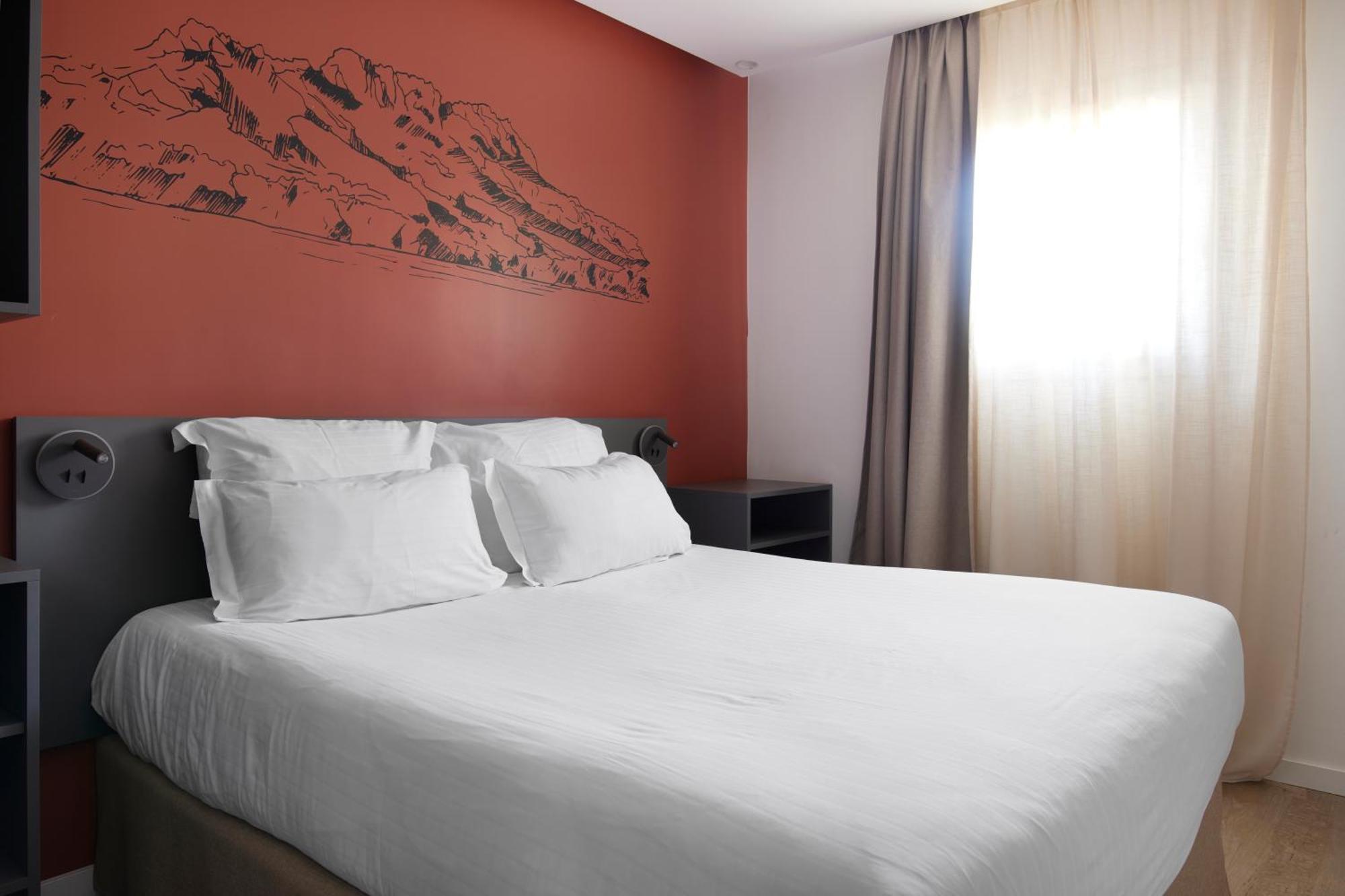 Hotel Restaurant Kyriad Frejus Luaran gambar